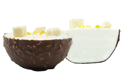 Postre coquito en restaurante en Fuenlabrada, Madrid.